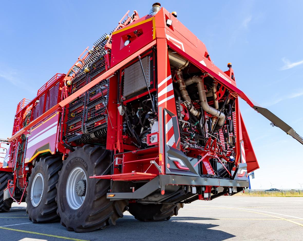 Grimme Rexor 630 motorruimte 
