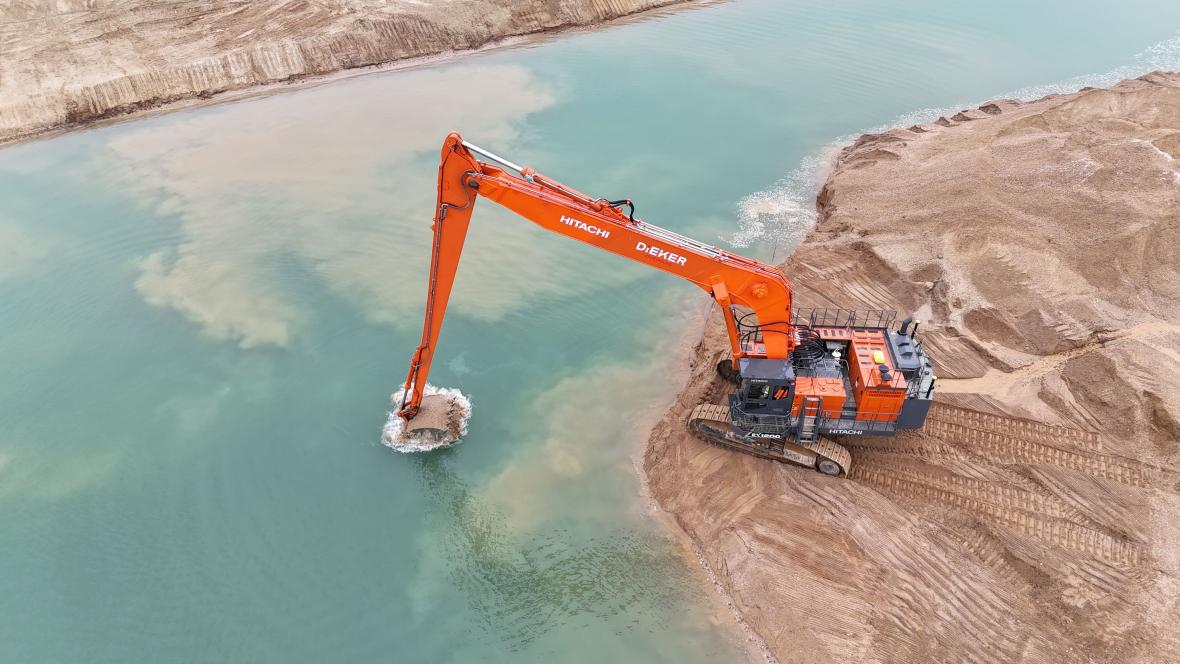 Hitachi EX1200-7 rupskraan 