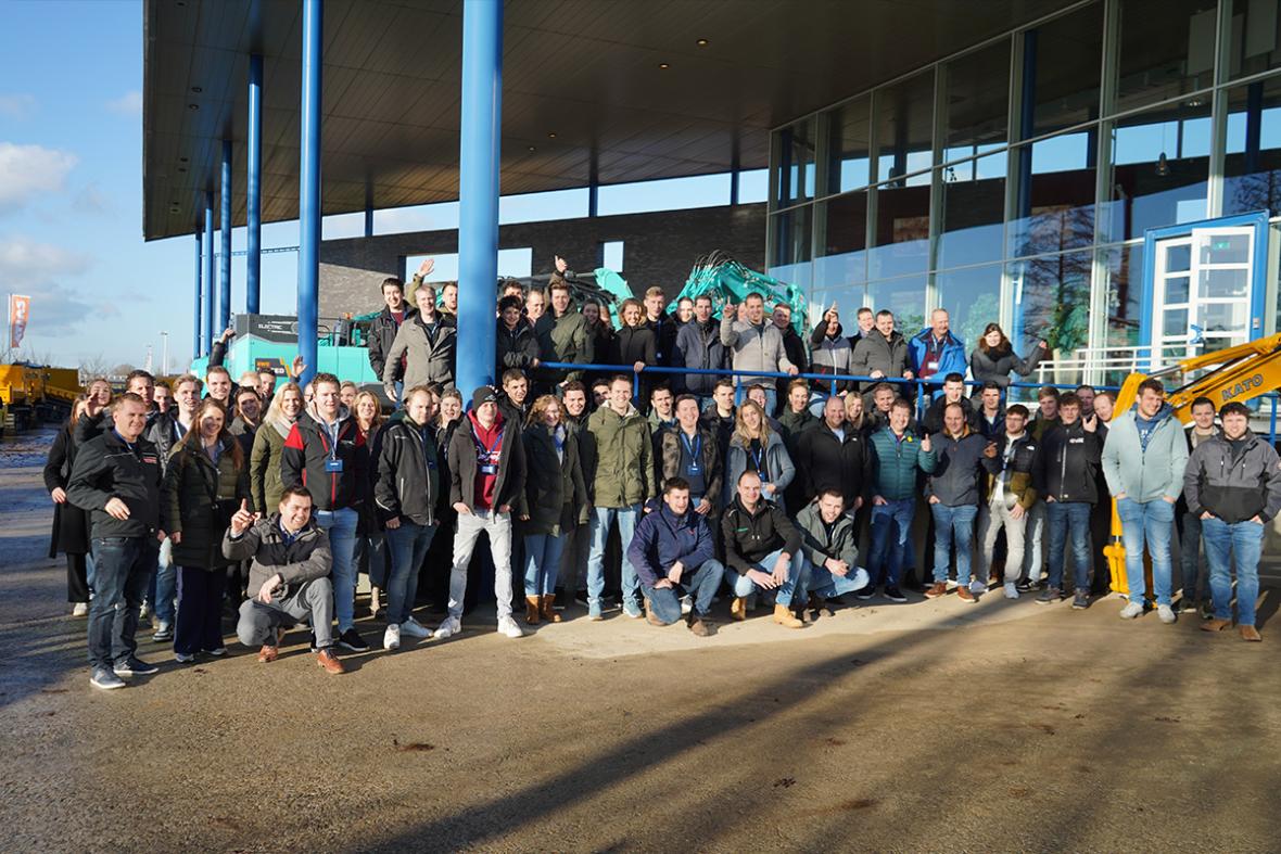 Groepsfoto jongeren Kemp Groep 2025.jpg