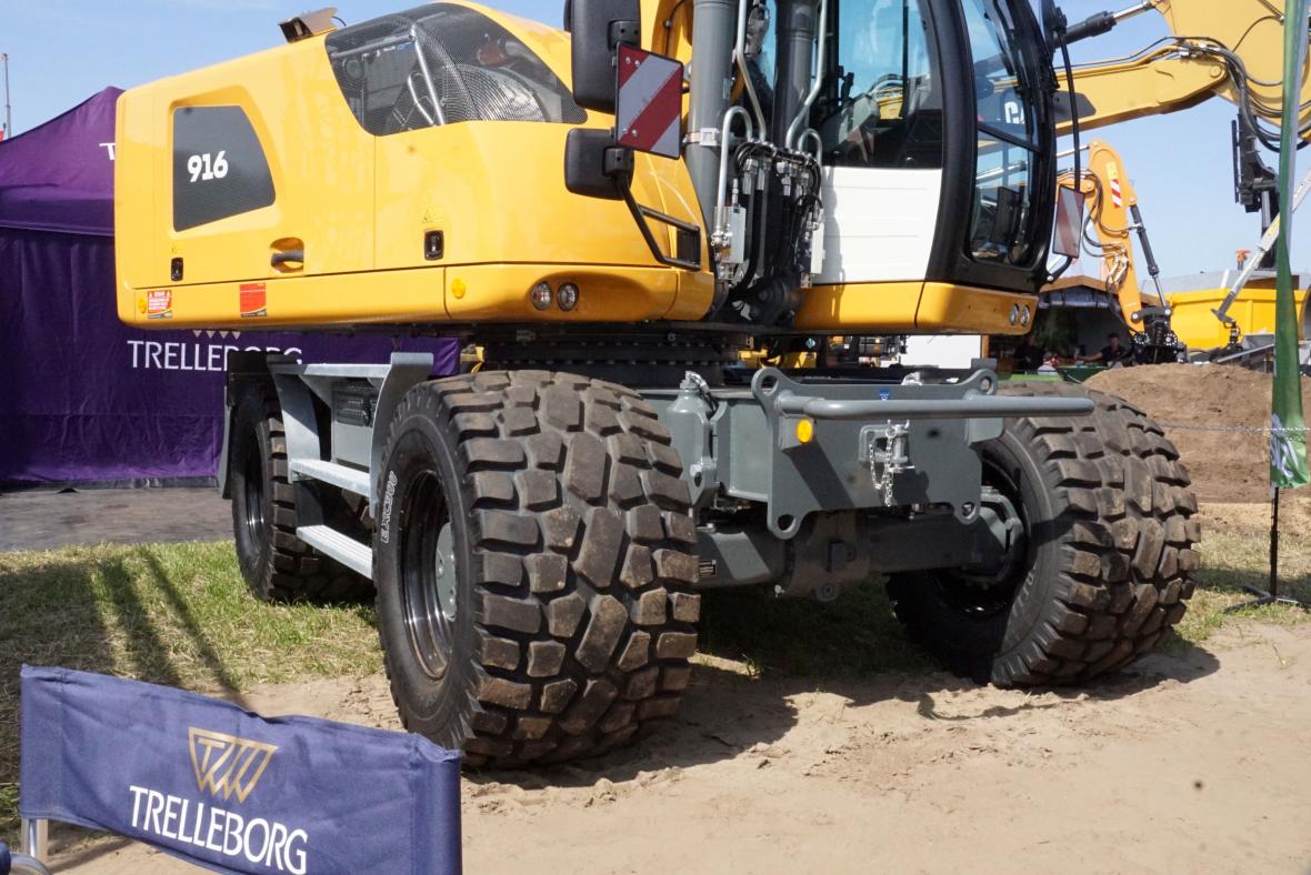 Trelleborg EXC 900 mobiele graafmachineband 