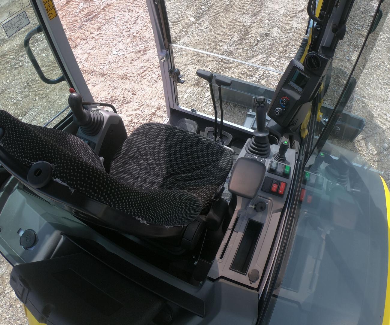 interieur wacker neuson minigraafmachine