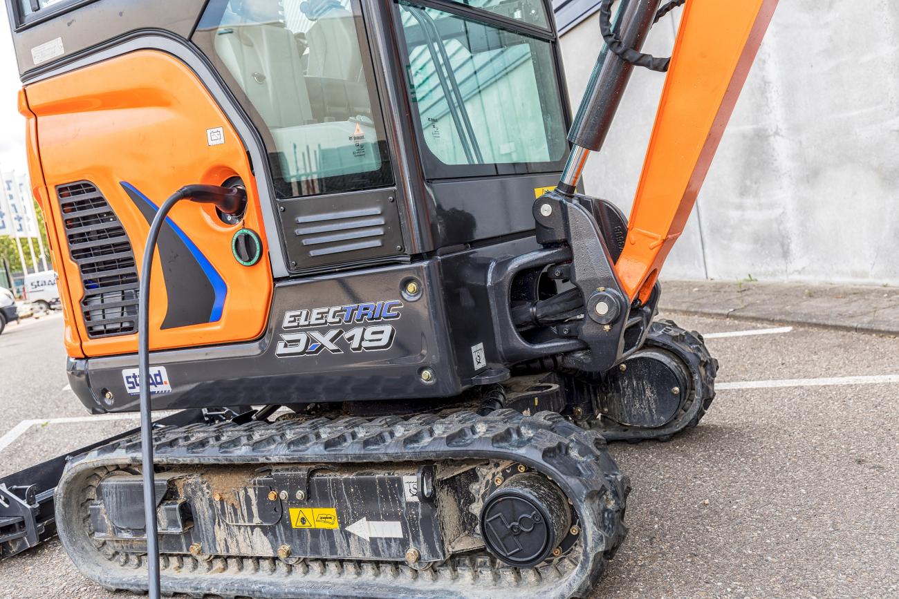 Opladen Doosan elektrische graafmachine 