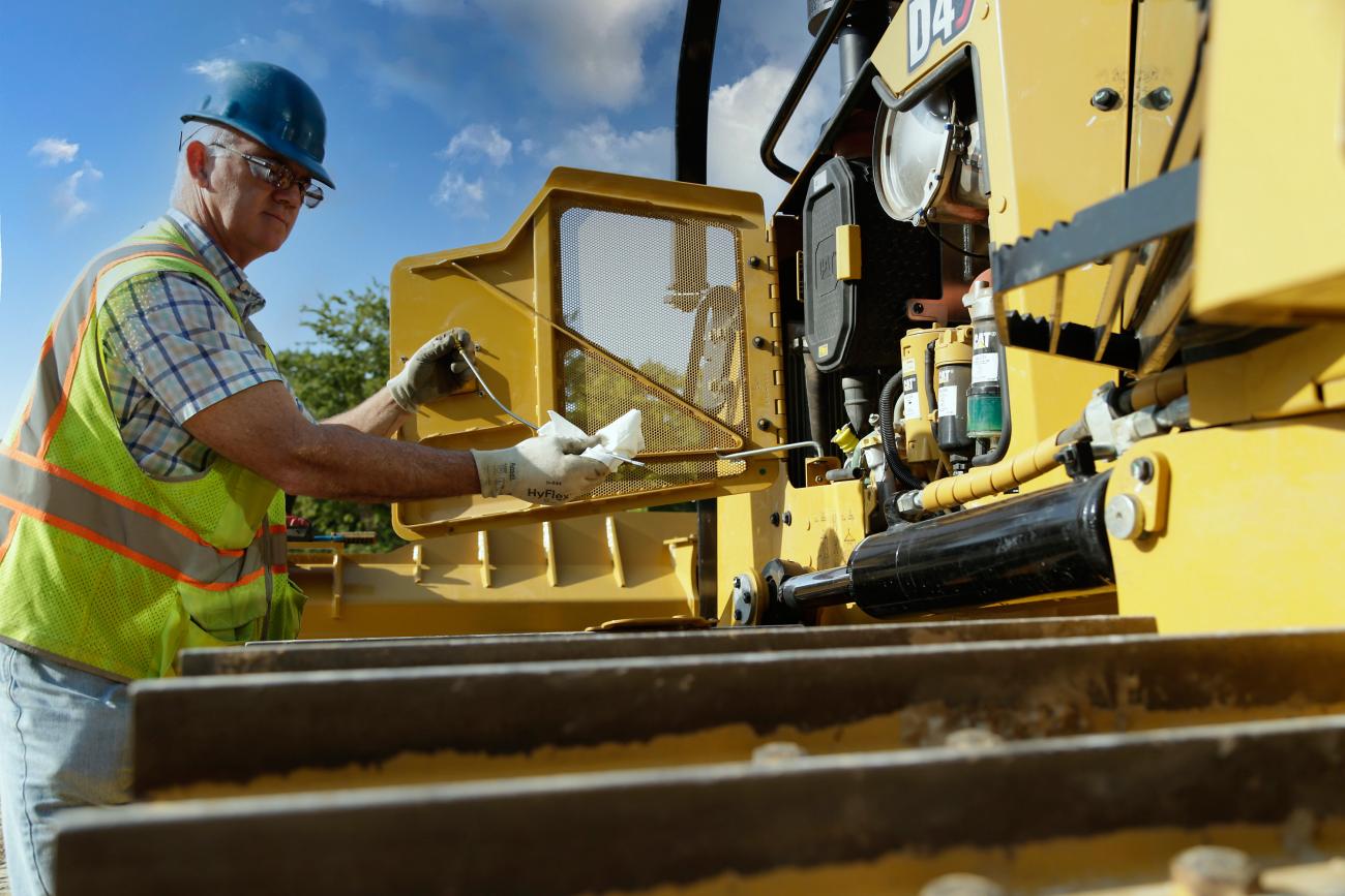 Cat D4 bulldozer onderhoud