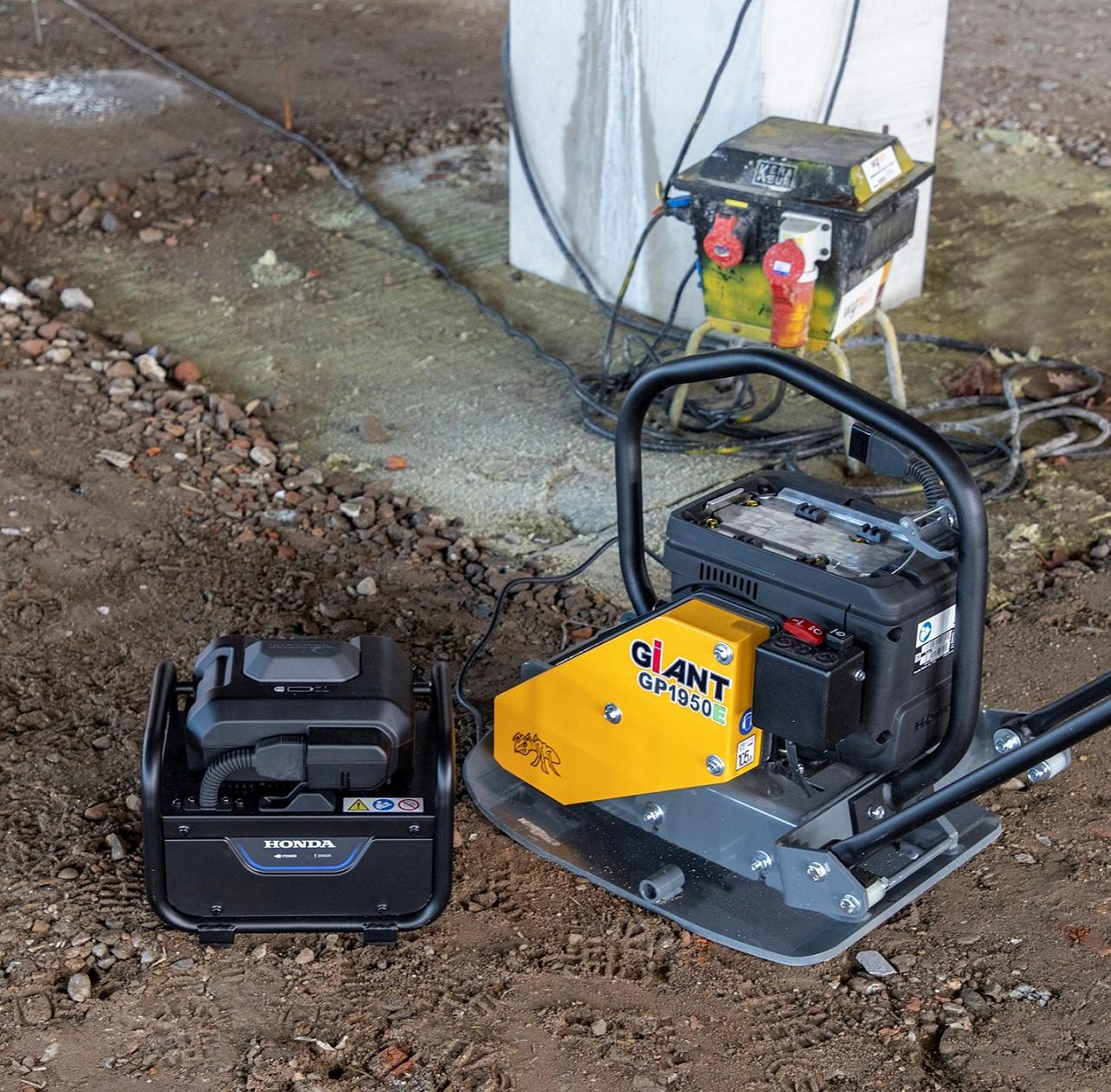 opladen elektrische trilplaat Giant 