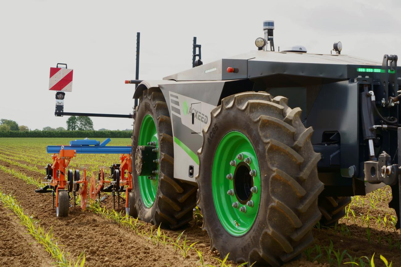 AgXeed autome werktuigendrager 