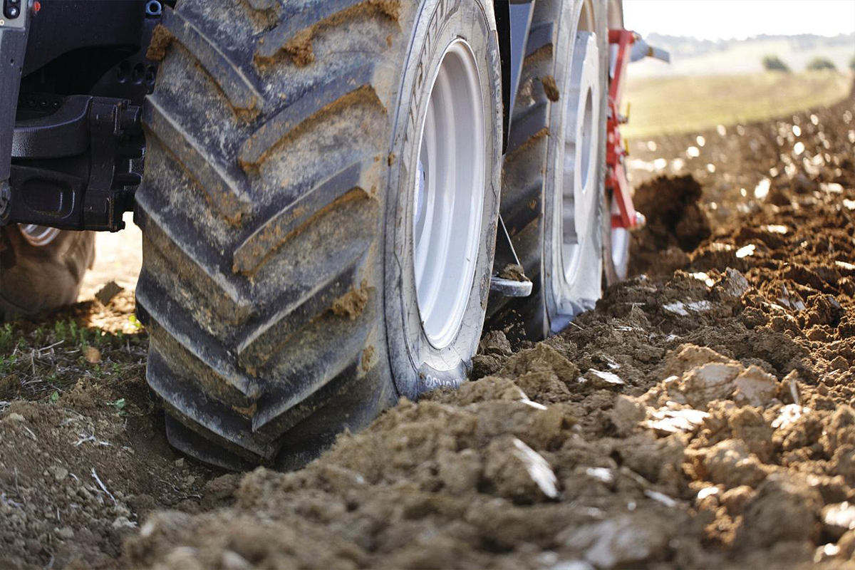 Michelin, PFO-techniek, AxioBib VF Pro 710-70R42, draagkracht, bodem, grondig 2, 2023