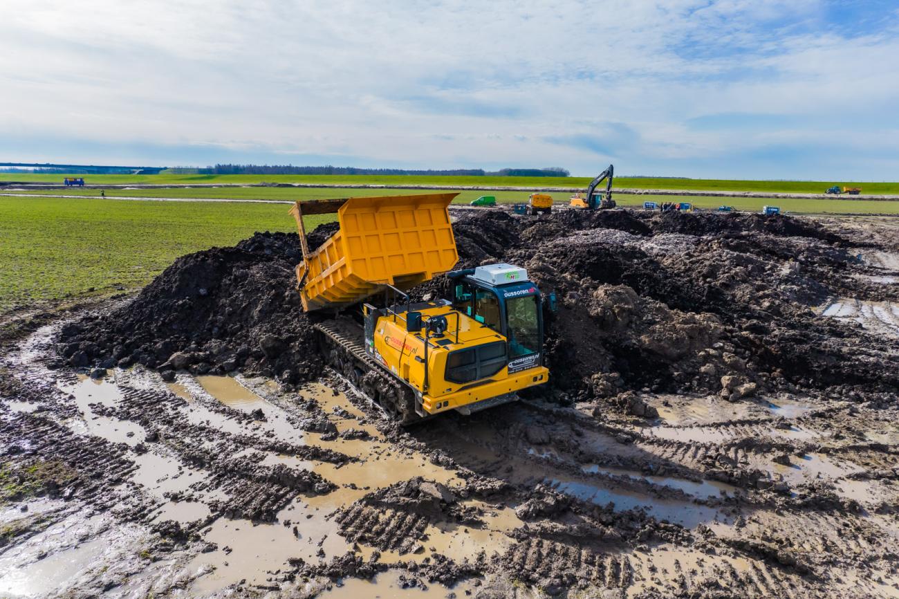 Kato IC 100 rupsdumper bij Oussoren 