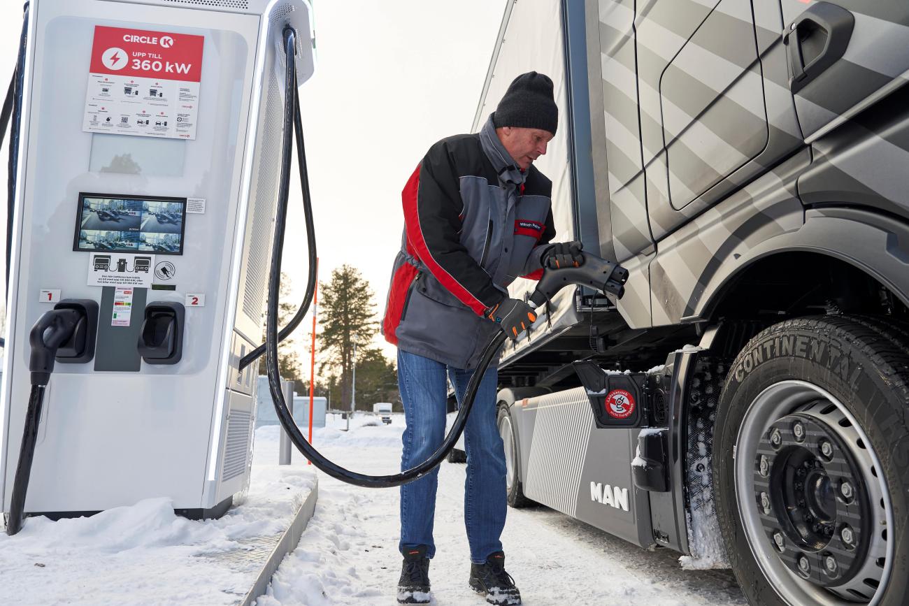 opladen MAN e truck in zweden