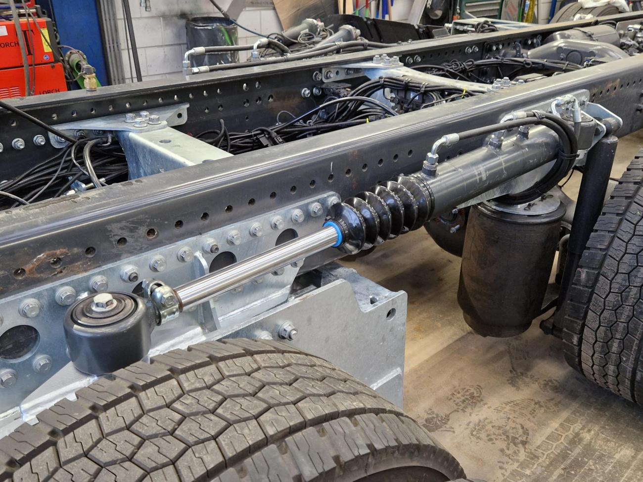Veldhuizen trucks 8x4 WS 