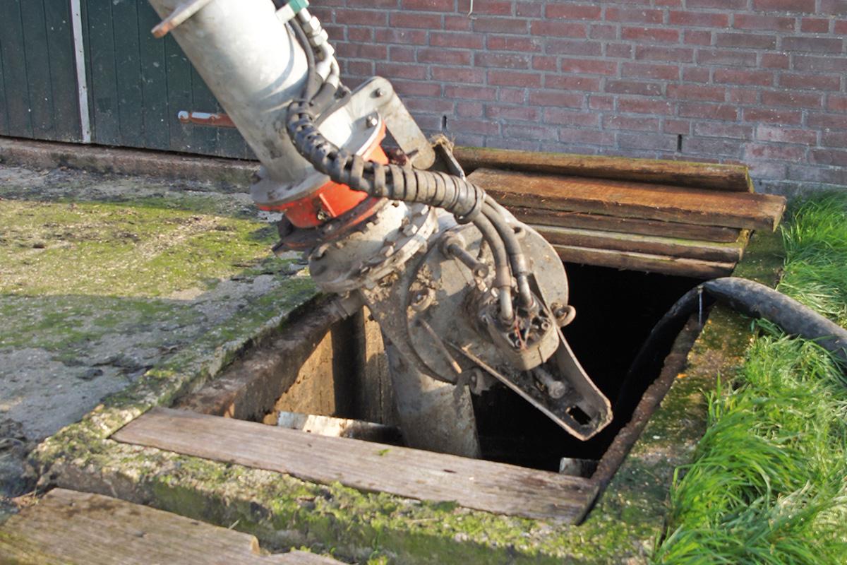 Mestput, slang, uitrijden