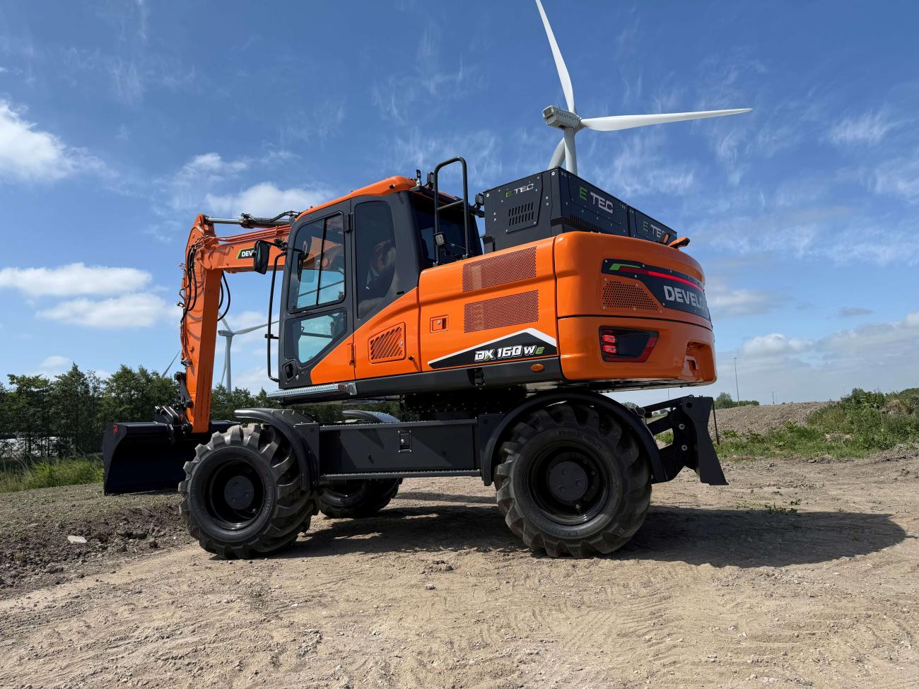 Develon Etec elektrische mobiele graafmachine 