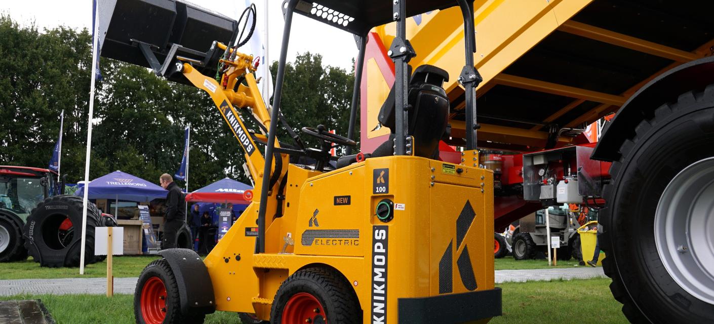 knikmops E 100