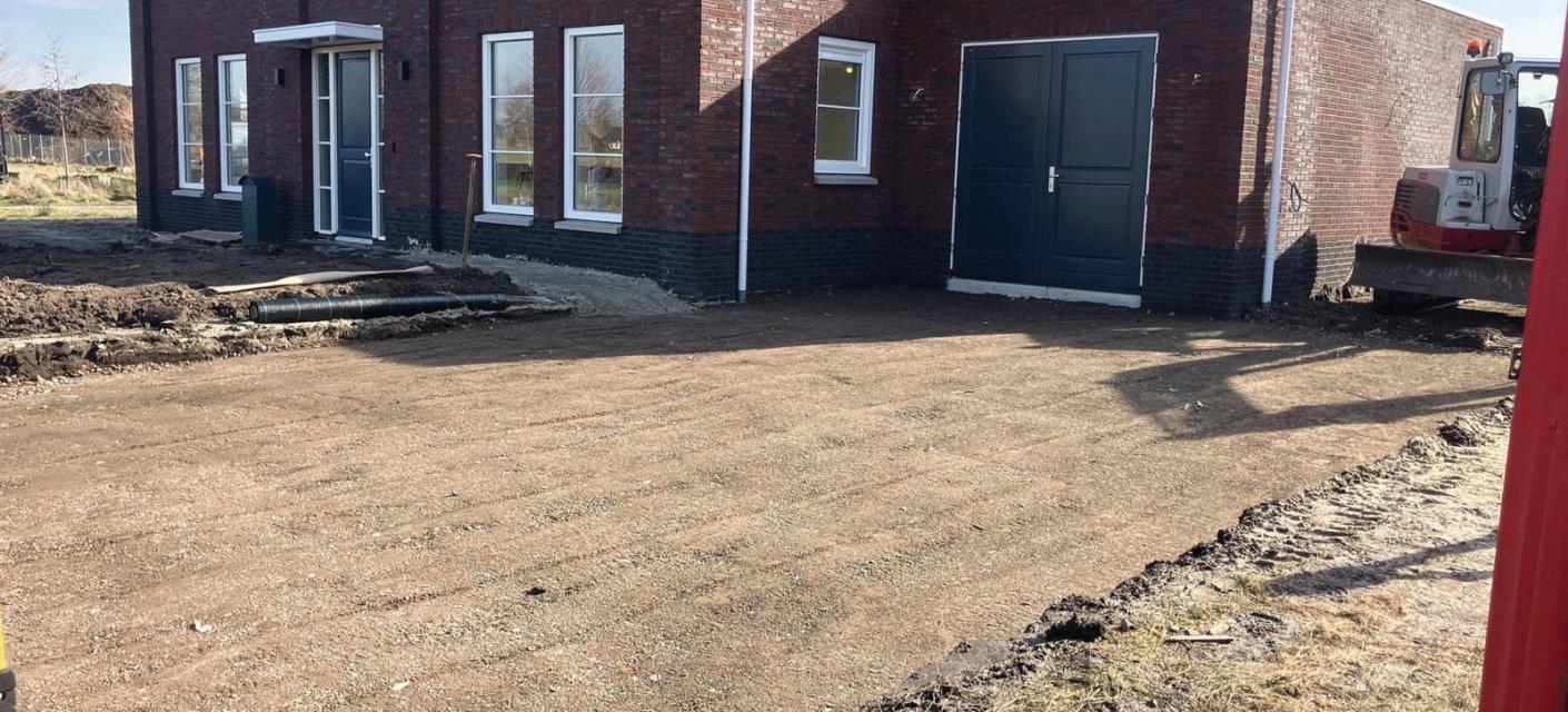 Grondverzet_R_Drenth_vof_Warffum_oprit_voorbereiden_Grondig_Cum.jpg