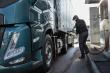 Tanken Volvo truck op LNG 